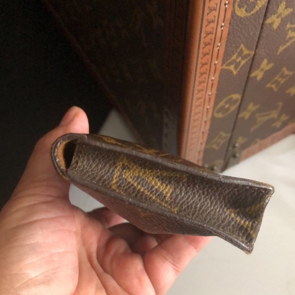 Louis Vuitton - Picture 4 of 9